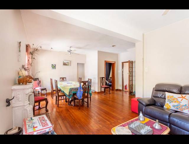 8 BEDROOM HOUSE FOR SALE IN PINELANDS